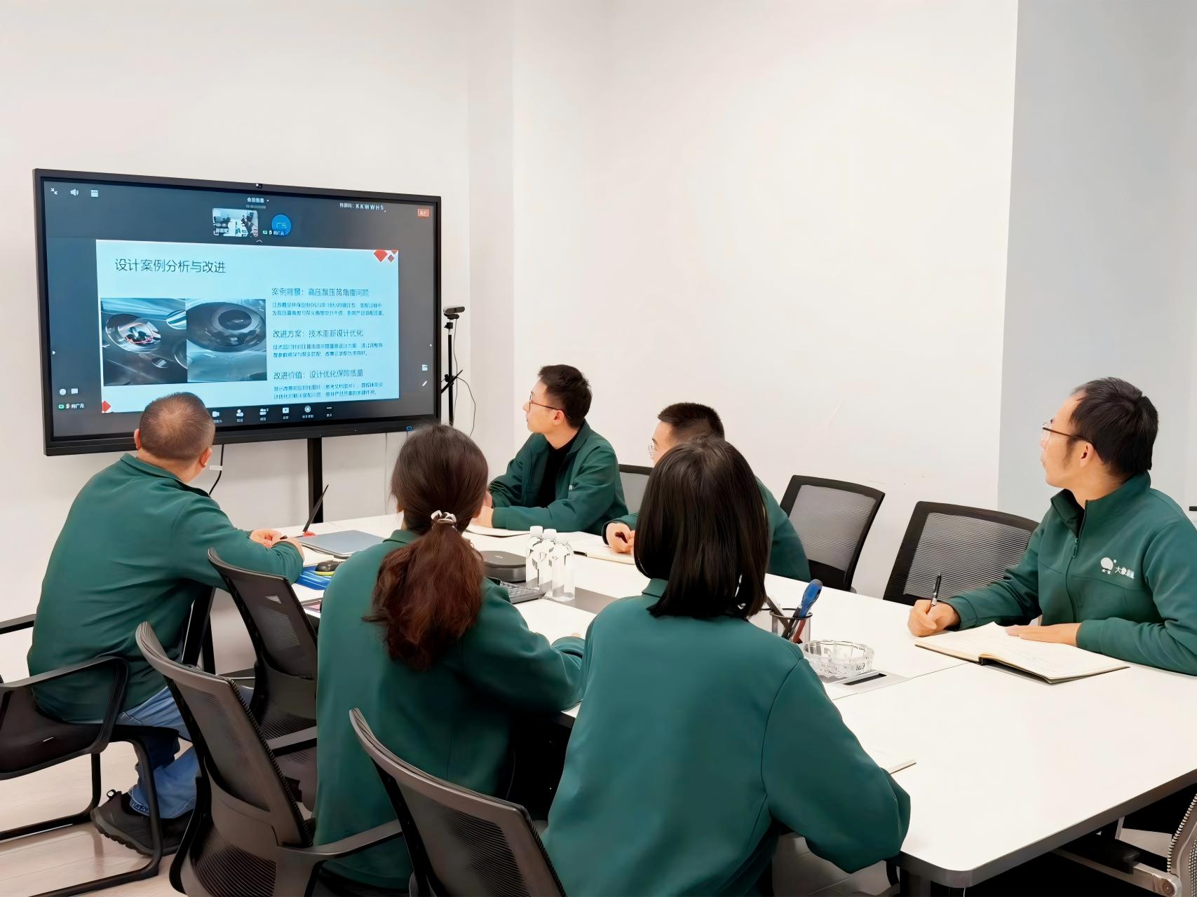 برنامج تدريب "شهر تحسين الجودة" لشركة Elephant Machinery